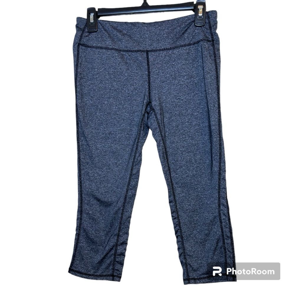 Gap Fit Gray Capri Athletic Workout Leggings Size Medium